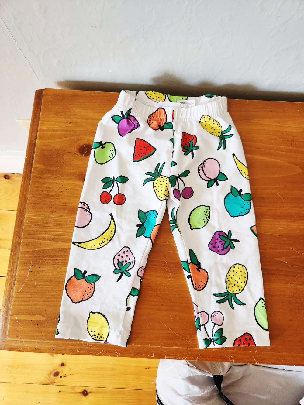 Hanna Andersson 5y White Fruit-Print Kids Pants